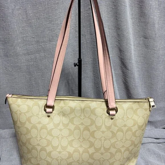 Coach Tote Bag - Picture 6 of 8